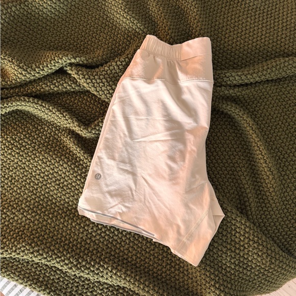 Lululemon Men’s White Athletic Lined Shorts Size M 5” - Picture 4 of 4